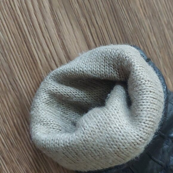 Leather gloves - Picture 16 of 16